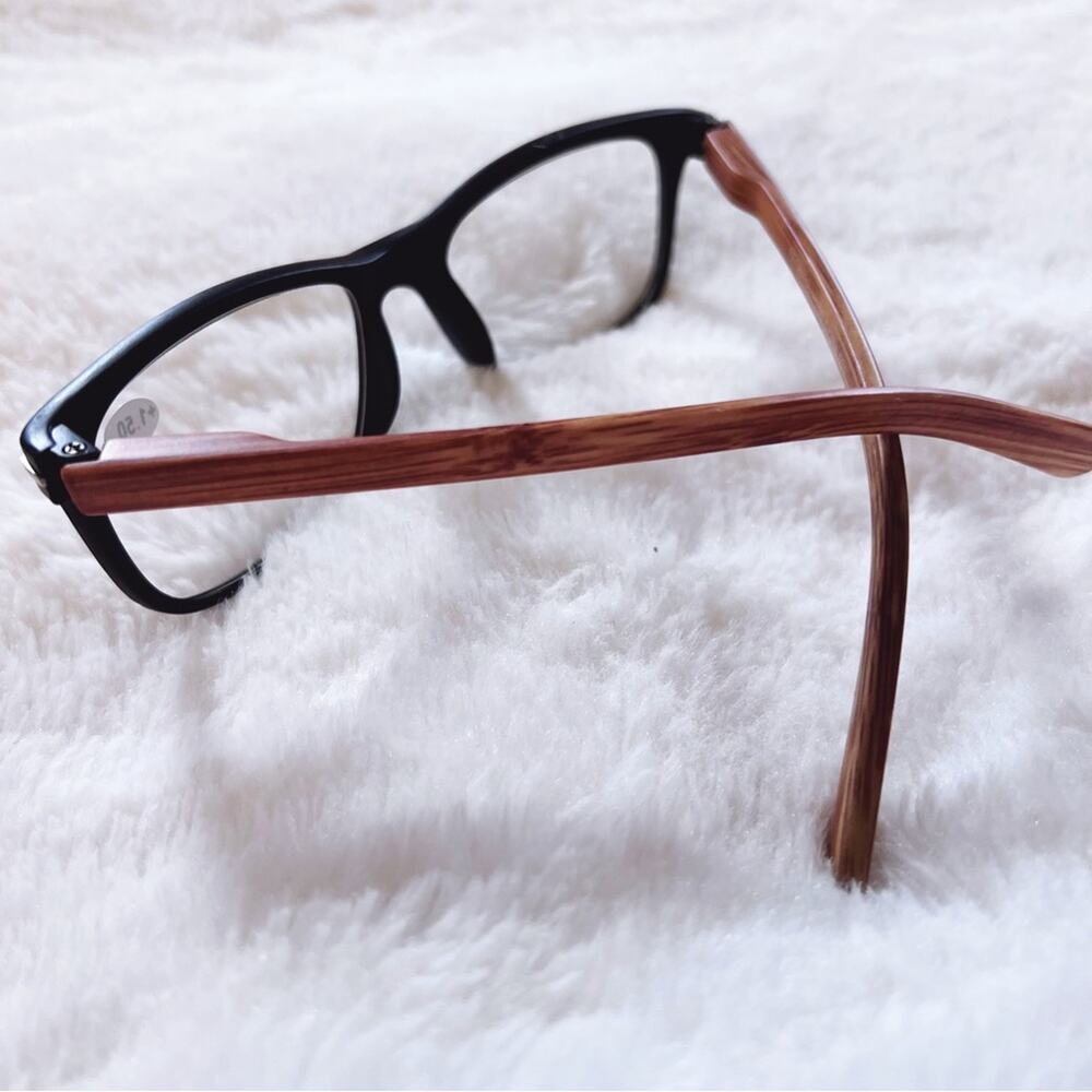 Olivia Black with Light Wood Reader Glasses - Picture 7 of 11
